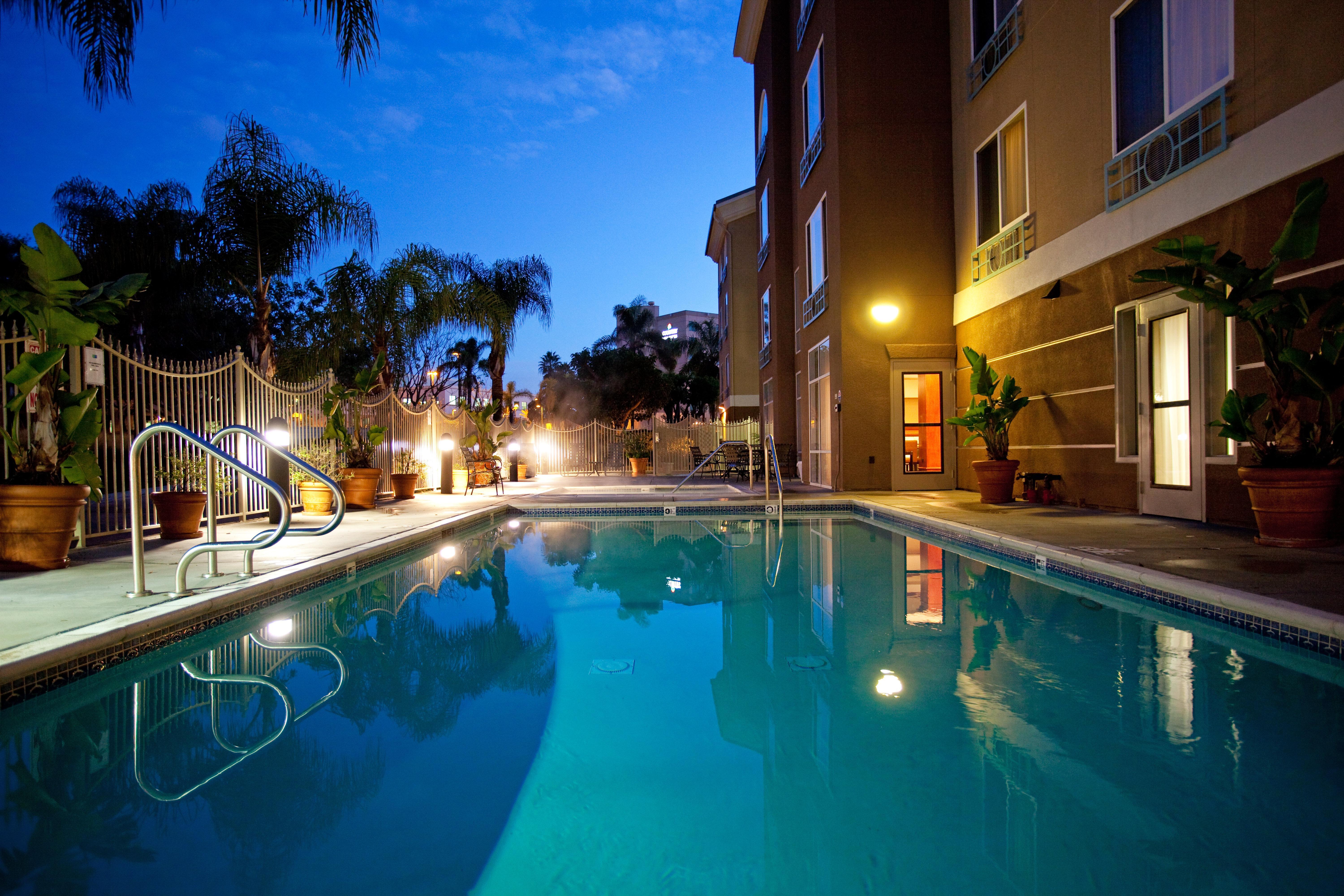 Holiday Inn Express San Diego - Sorrento Valley By Ihg מראה חיצוני תמונה