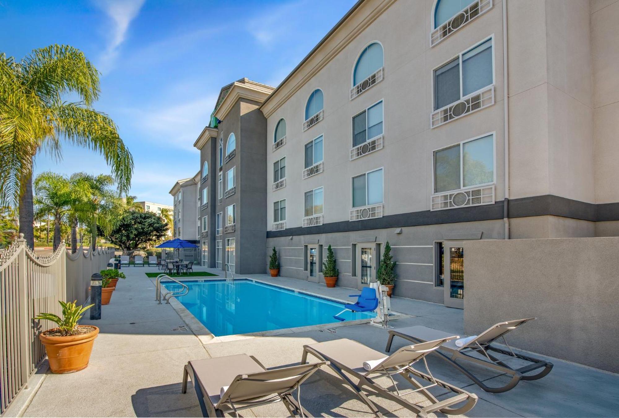 Holiday Inn Express San Diego - Sorrento Valley By Ihg מראה חיצוני תמונה